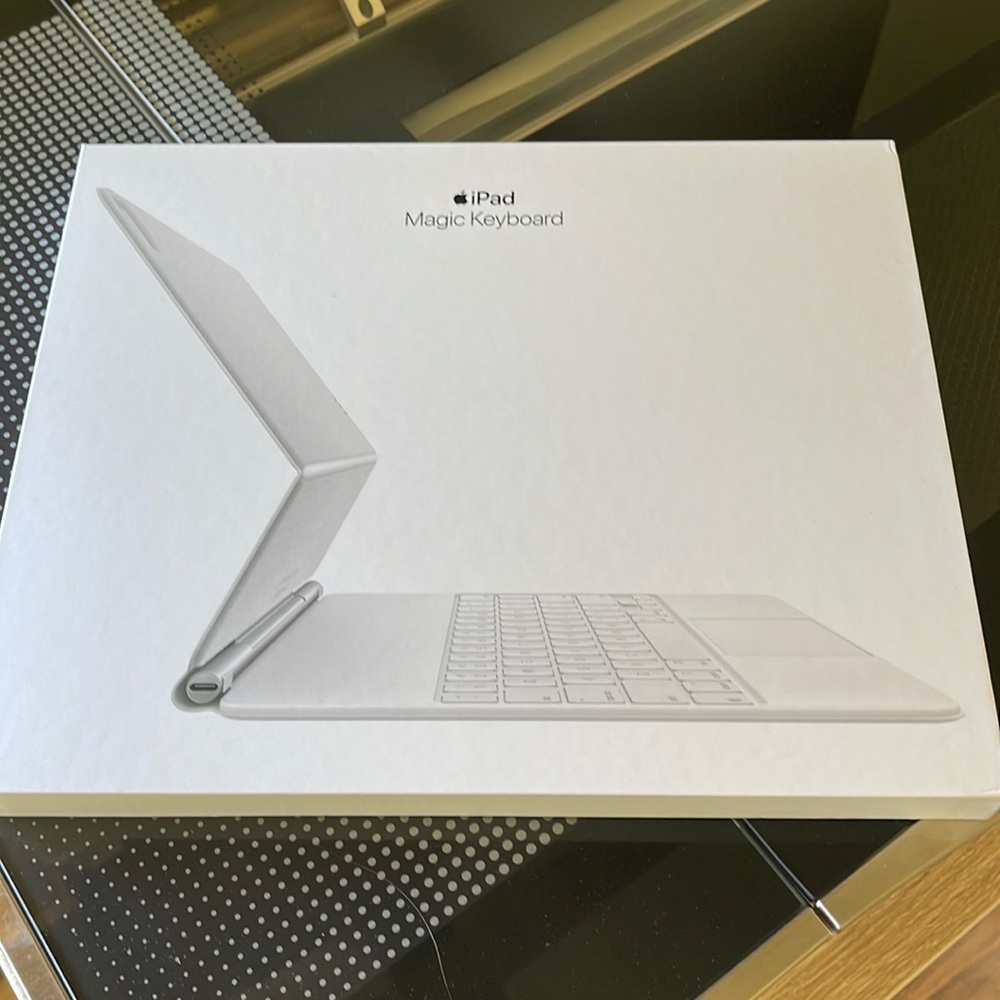 Brand new.. iPad Magic Keyboard